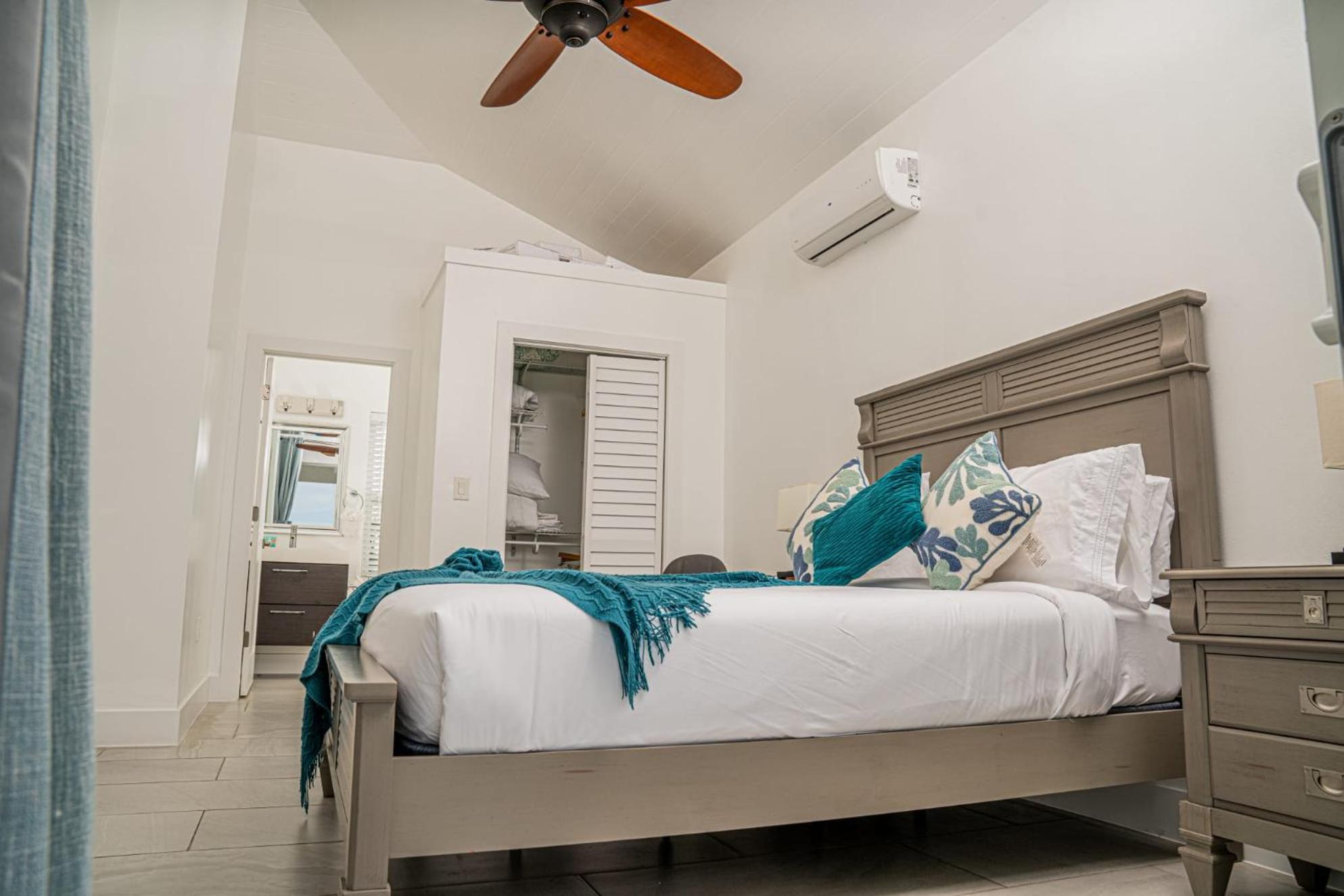 Villas with Private Pool 5 min to Grace Bay beach