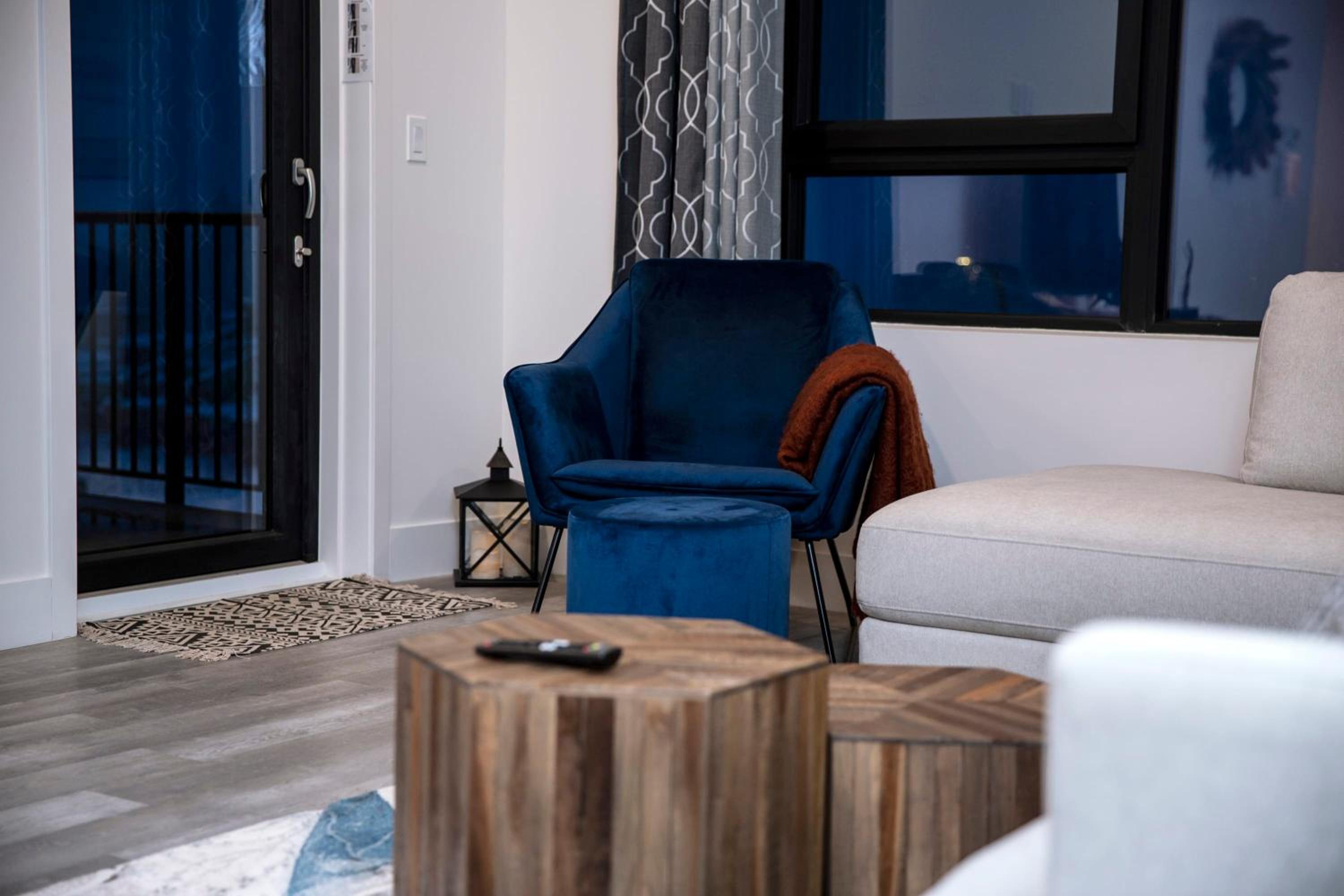 Revelstoke Marvel - Two Bedroom with Hot Tub