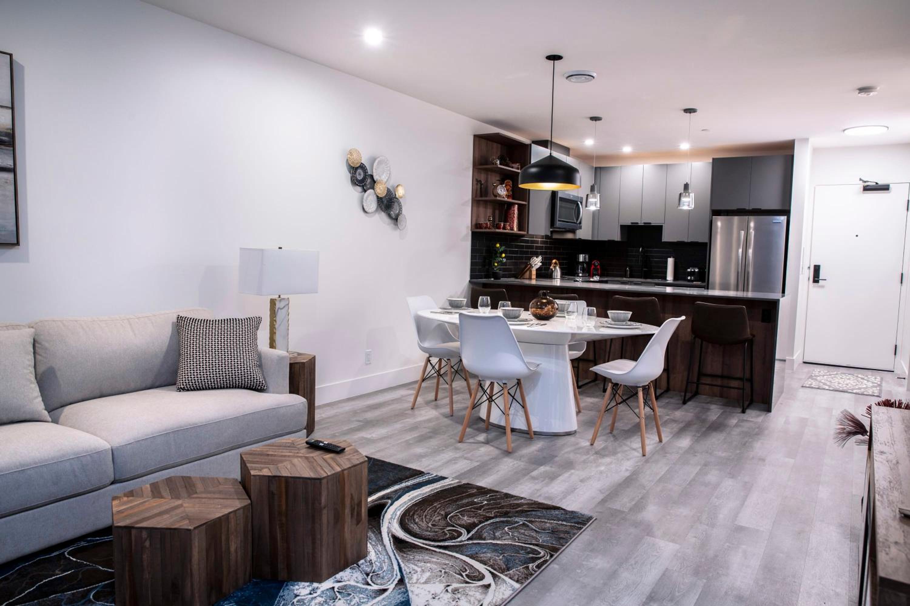 Revelstoke Marvel - Two Bedroom with Hot Tub