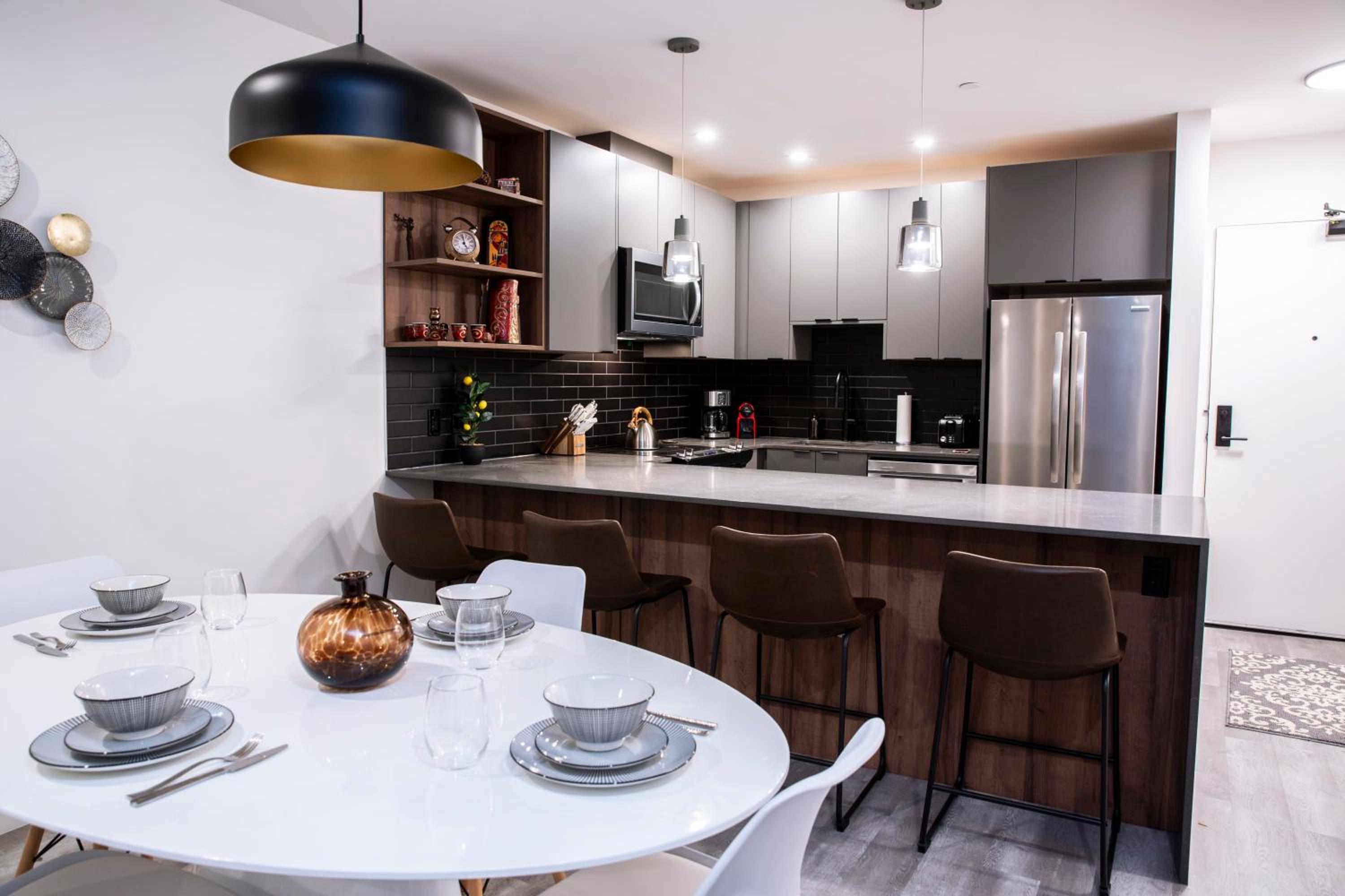 Revelstoke Marvel - Two Bedroom with Hot Tub