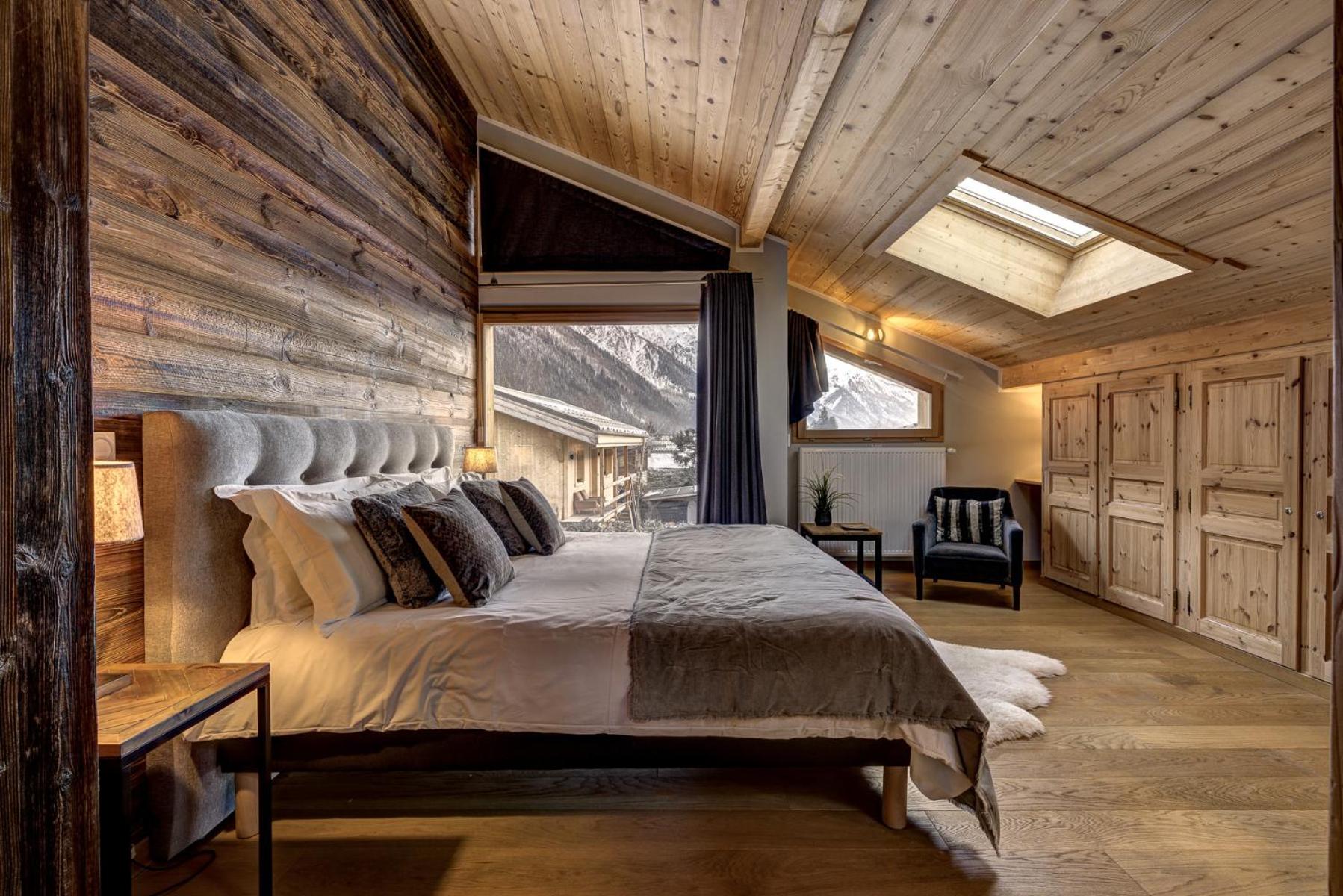 Chalet Planards 1 view 2