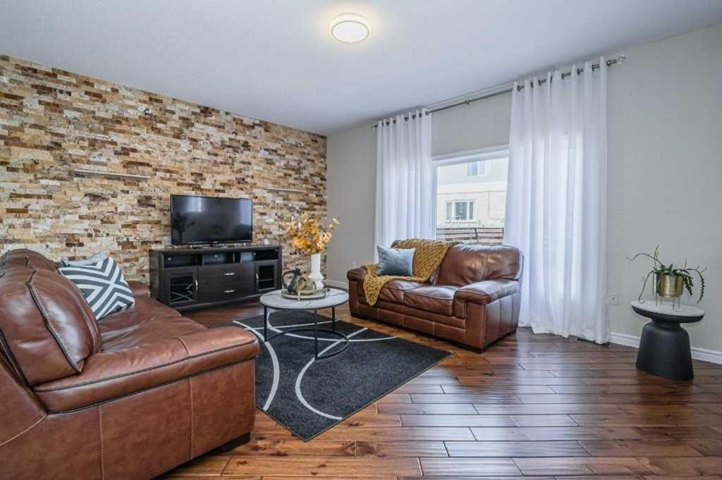 Kitchener Vacations - Cozy Homestay Waterloo Airport II - Property Image 10