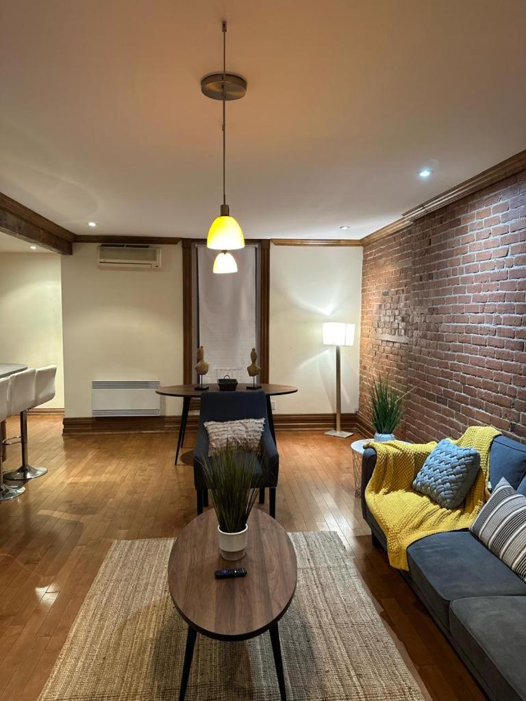 Montreal Sophistication & Style - Newly Renovated