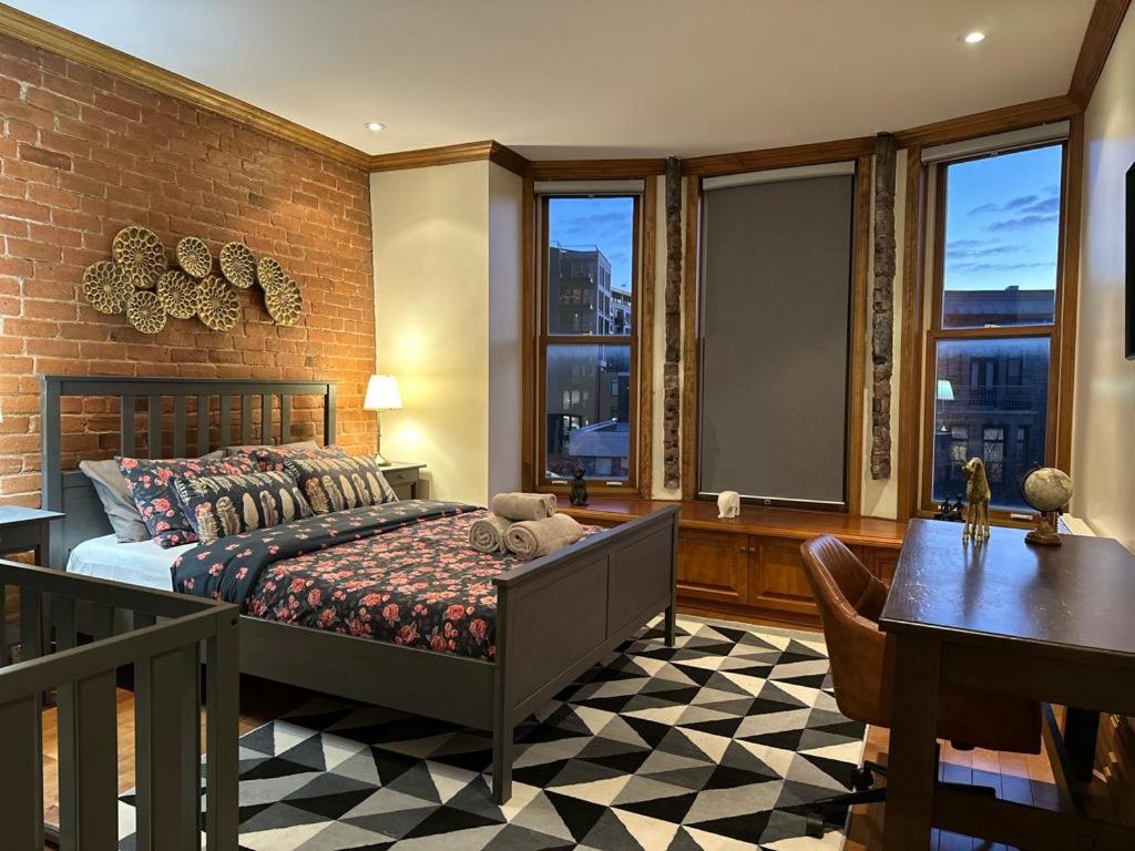 Montreal Sophistication & Style - Newly Renovated