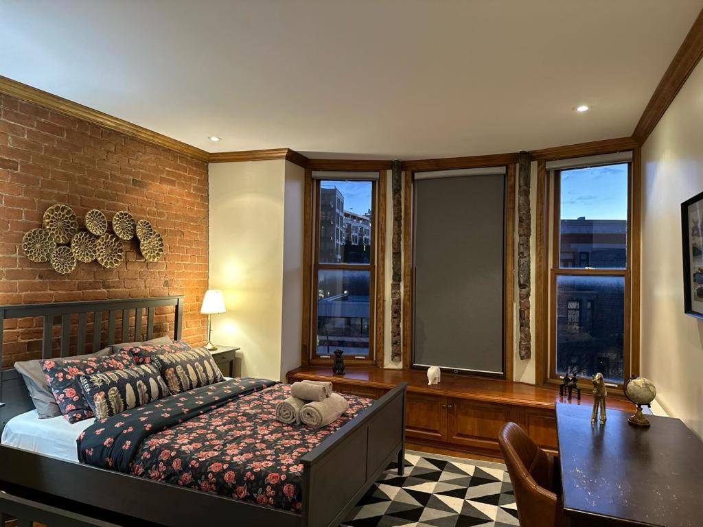 Montreal Sophistication & Style - Newly Renovated