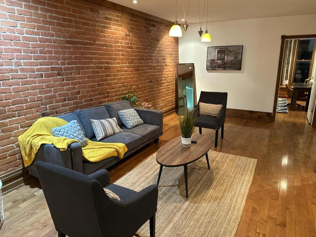Montreal Sophistication & Style - Newly Renovated