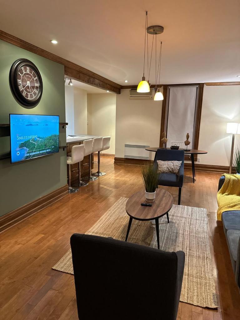 Montreal Sophistication & Style - Newly Renovated