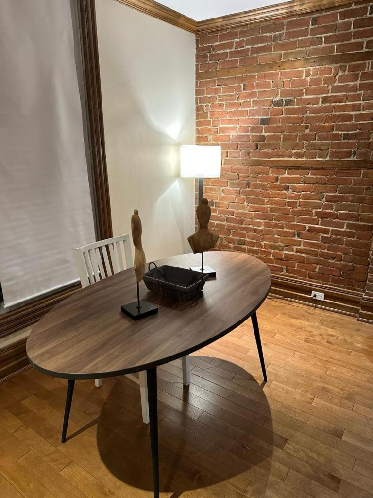 Montreal Sophistication & Style - Newly Renovated