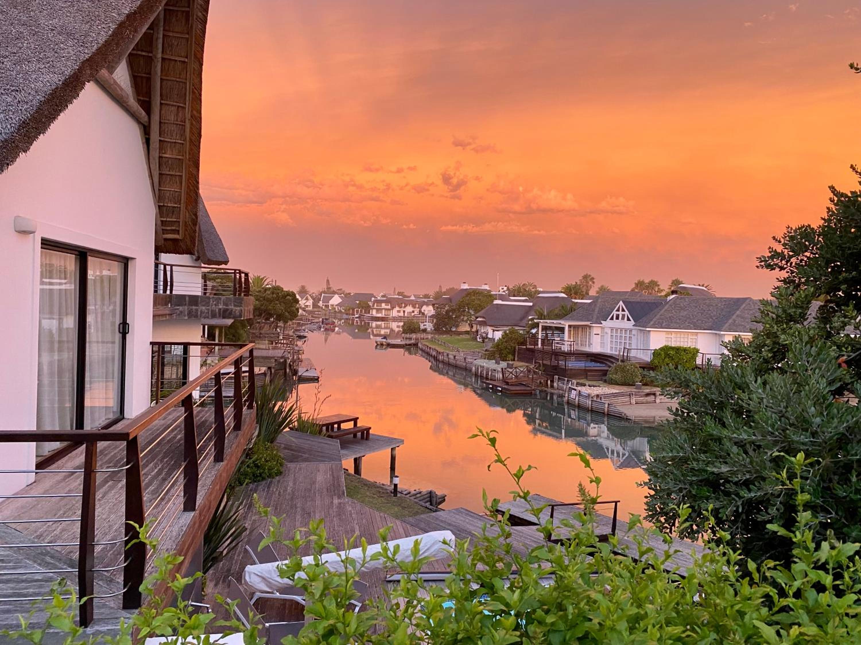 CANAL GUEST HOUSE - Waterfront Boutique B&B
