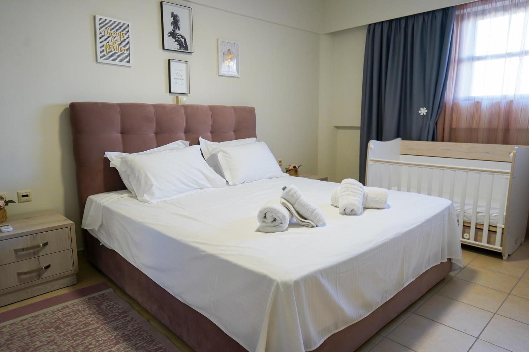 Theo and MS Luxurious Apartments by Filos Inc photo 2