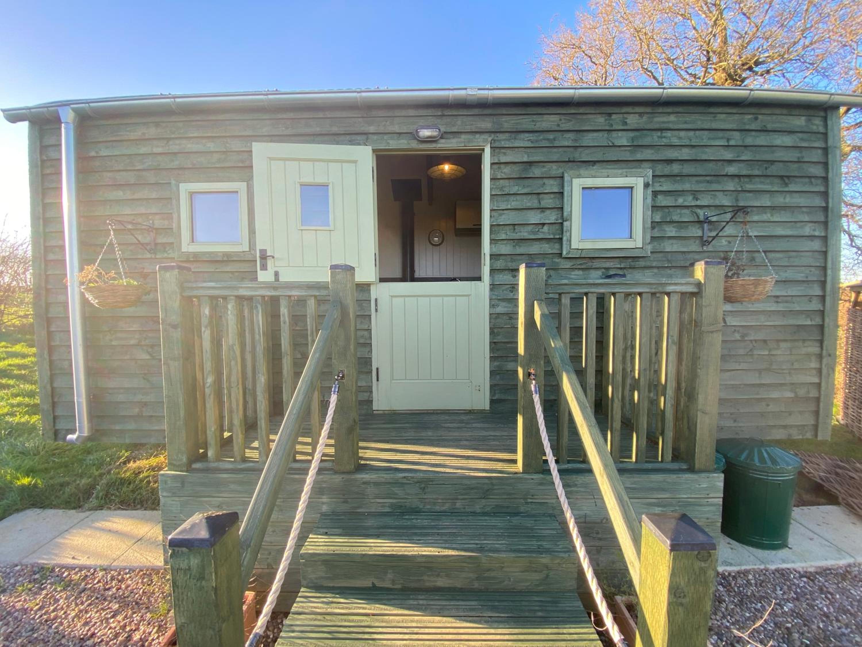 Badger's Den Shepherd's Hut view 3