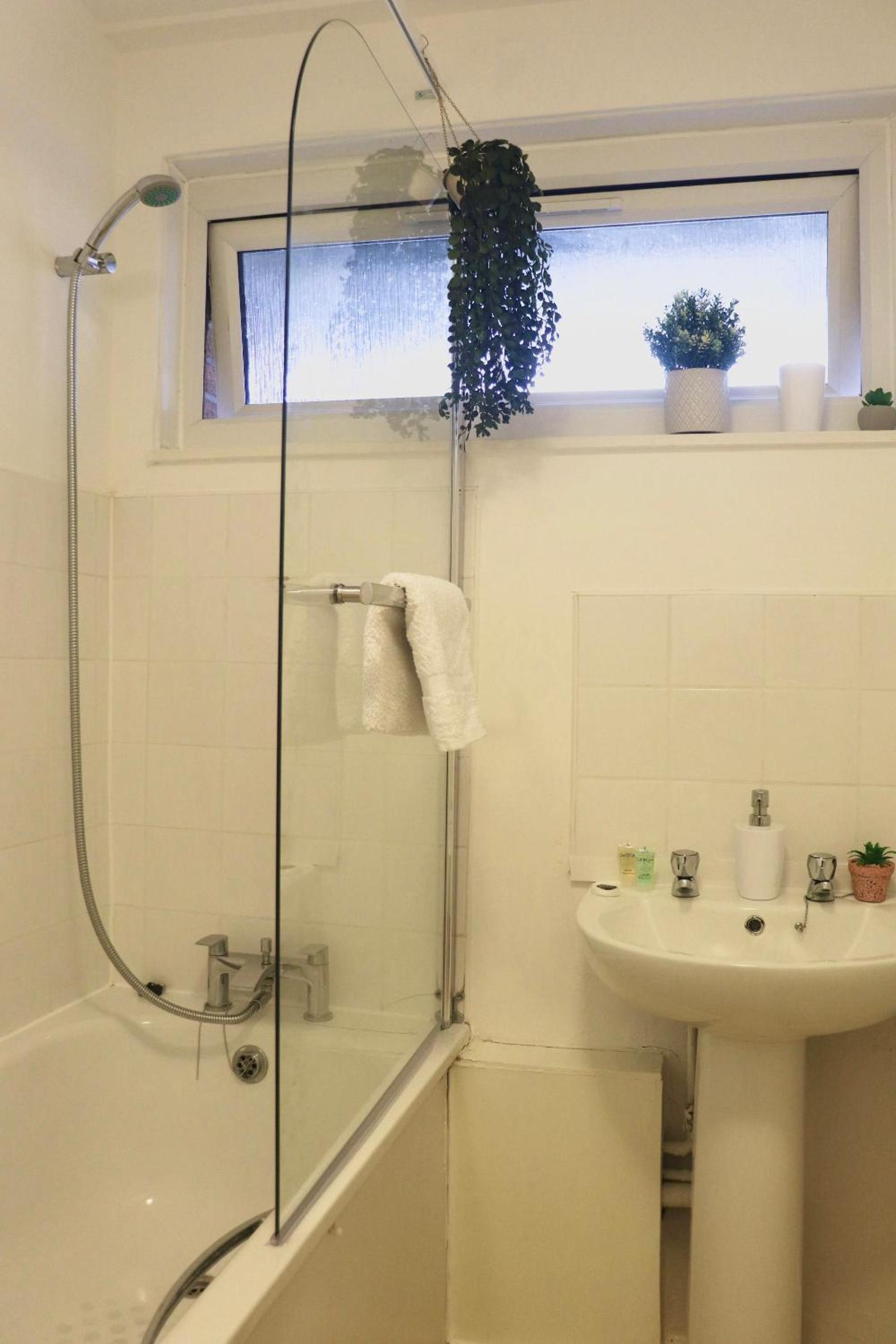 Stunning Apartment, Sleeps 4, Central London, 1 bedroom, Zone 1, Kennington - Open for Business stays, Long Stays and Families Relocating
