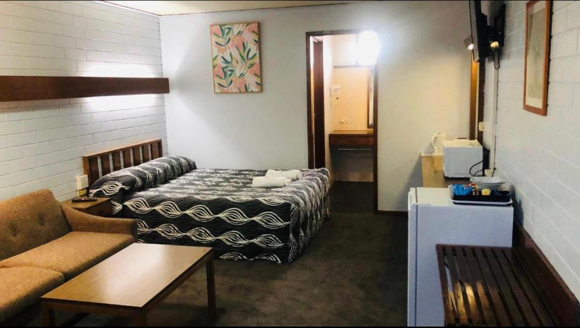 Century Motor Inn, Finley