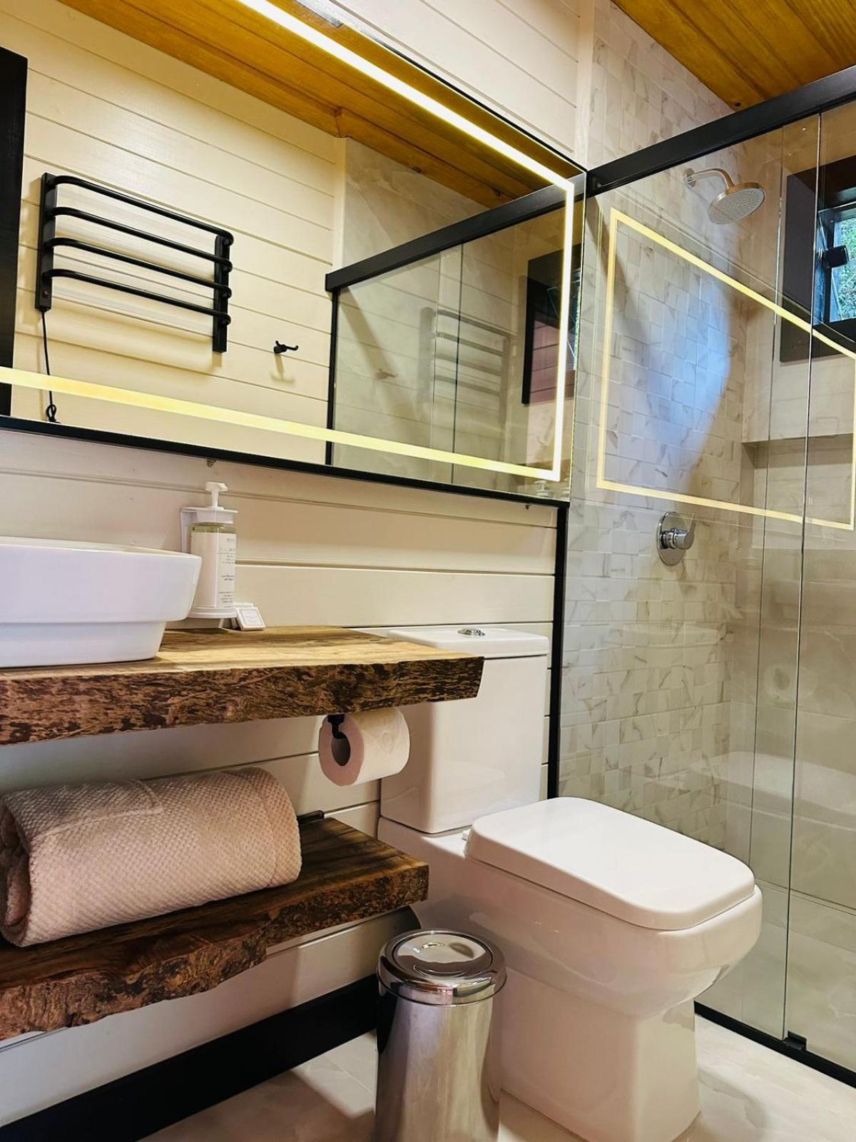 Vale dos Bugres Eco House- Cabana das Flores