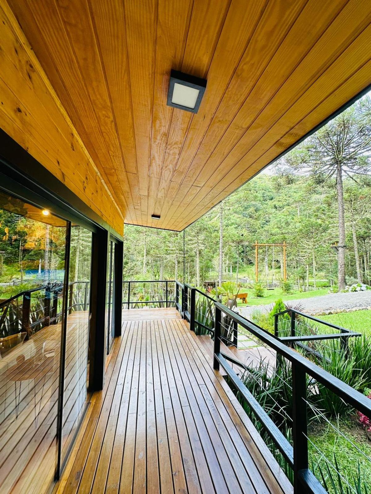 Vale dos Bugres Eco House- Cabana das Flores