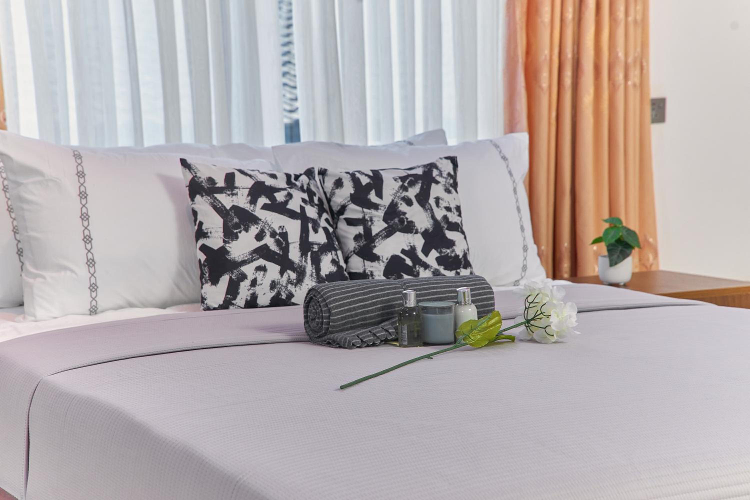 Modern 3 Bed Spacious Apartments
