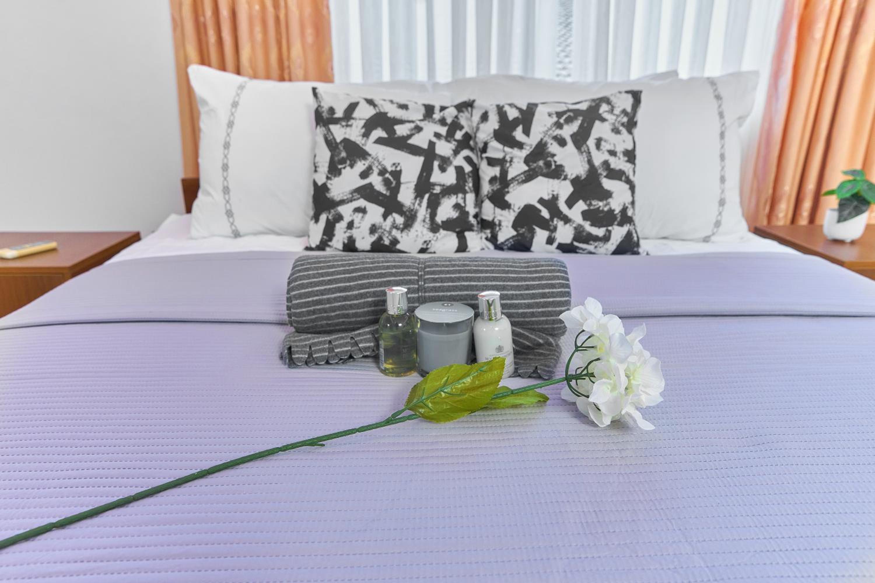 Modern 3 Bed Spacious Apartments
