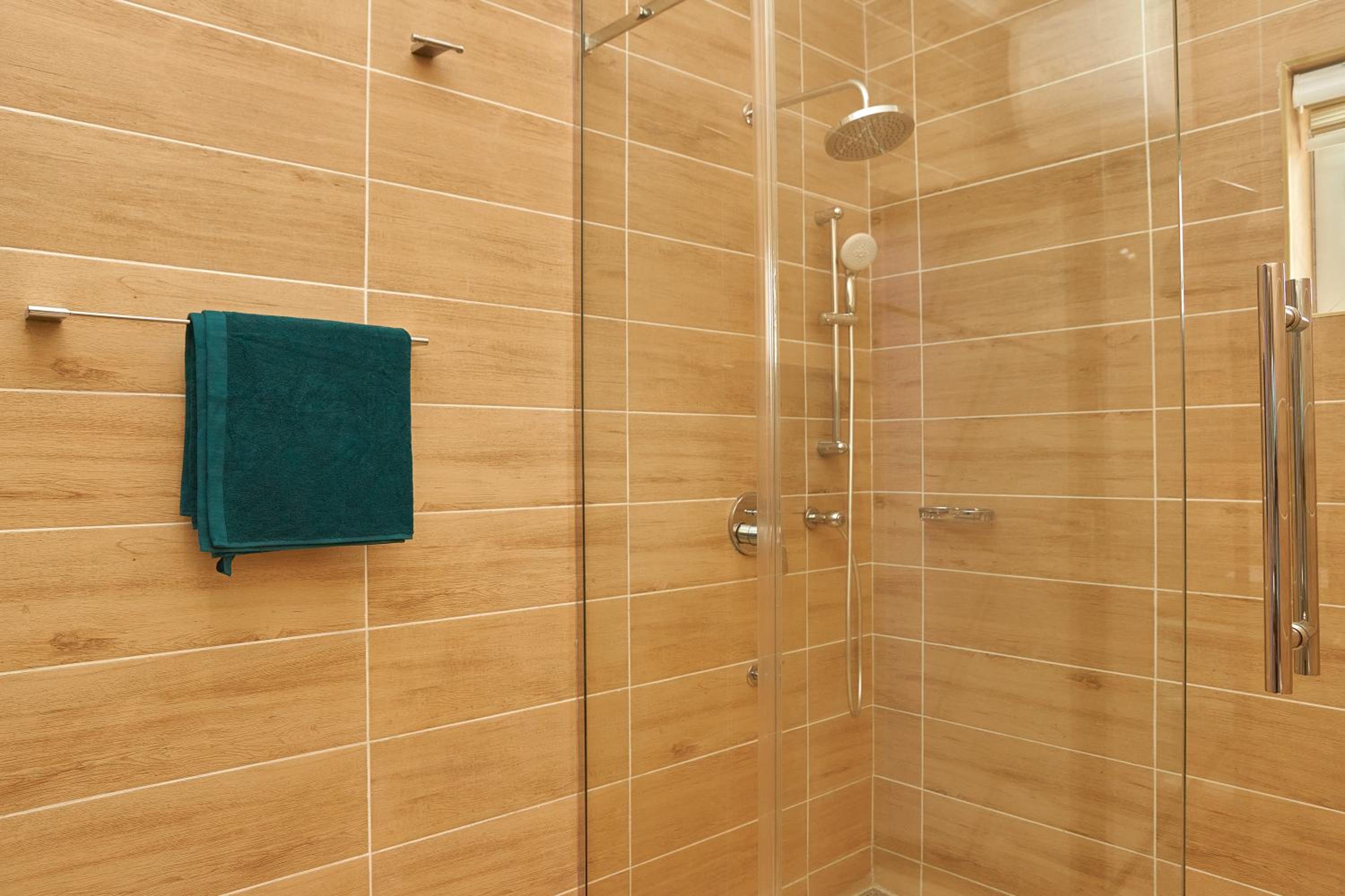 Modern 3 Bed Spacious Apartments