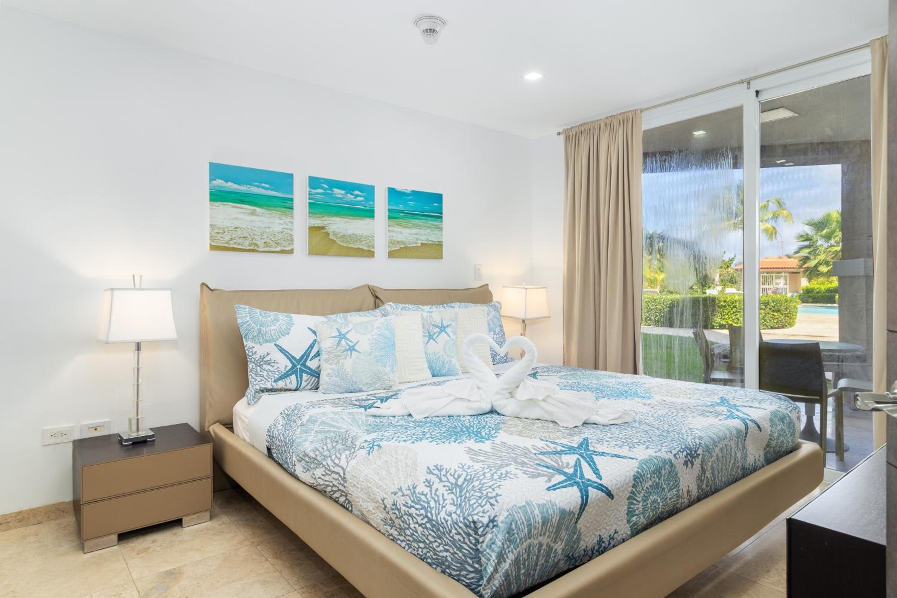 Good vibes, lovely sea and Breeze OASIS at Eagle Beach ARUBA