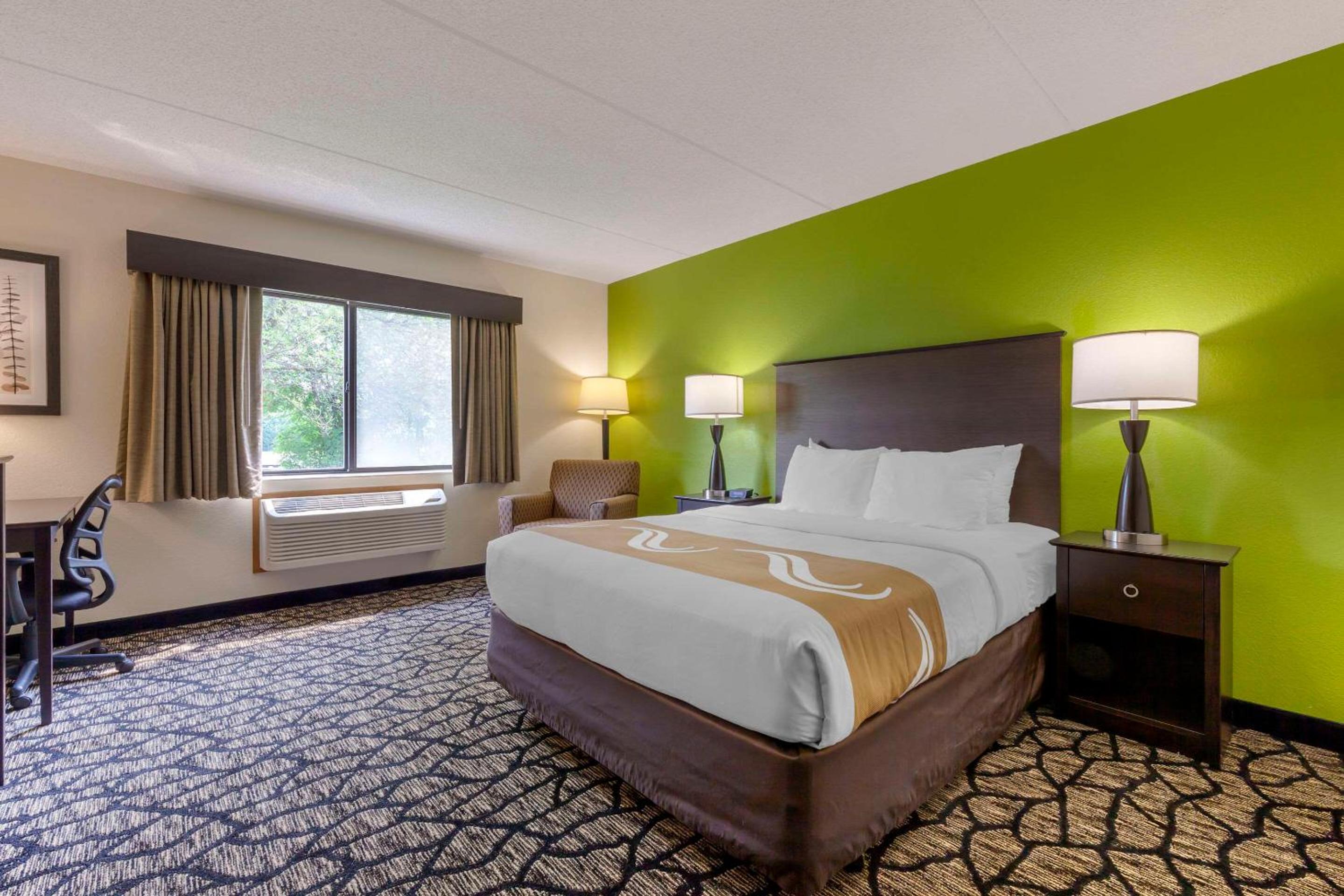 Quality Inn Oshkosh Aviation Park