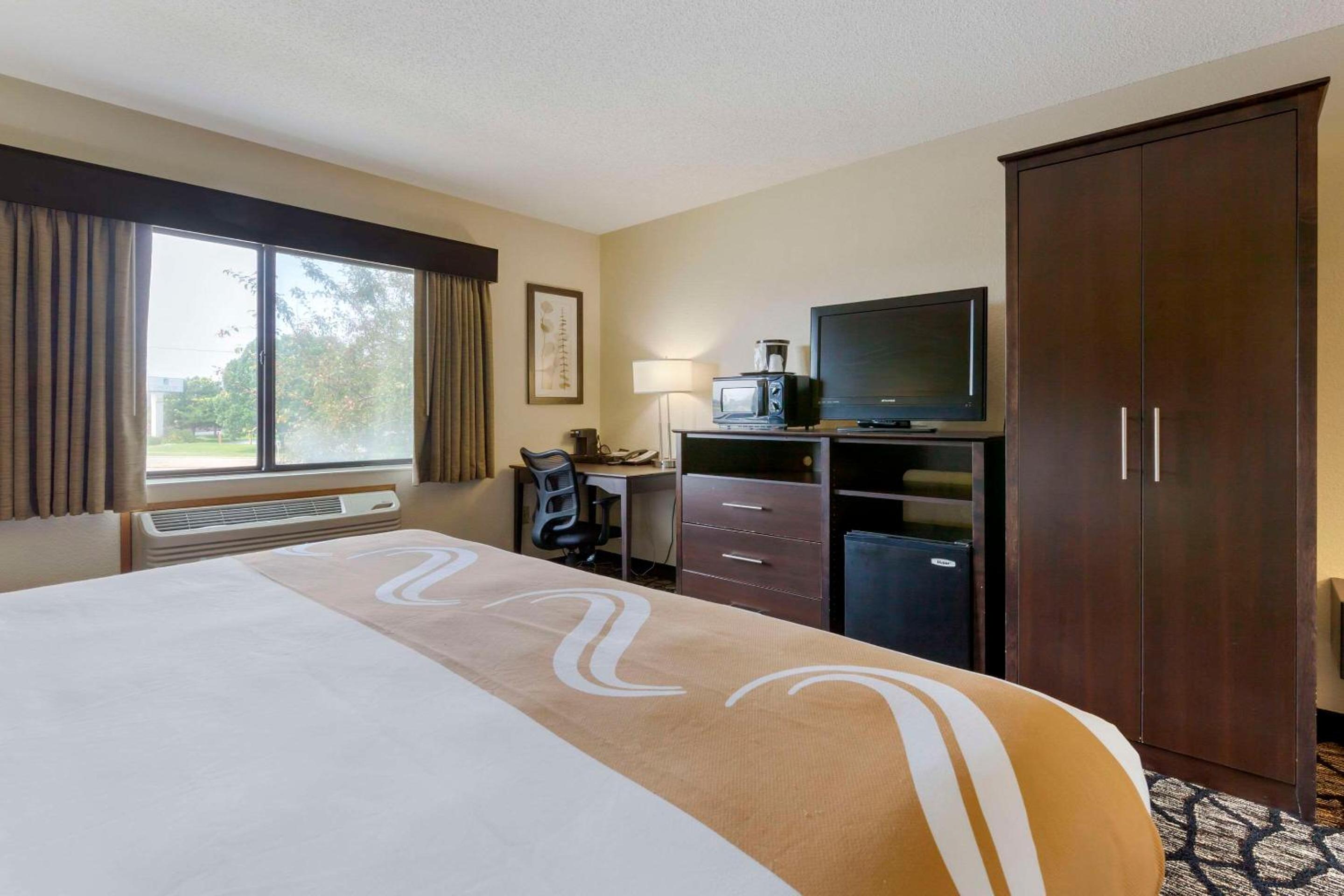 Quality Inn Oshkosh Aviation Park