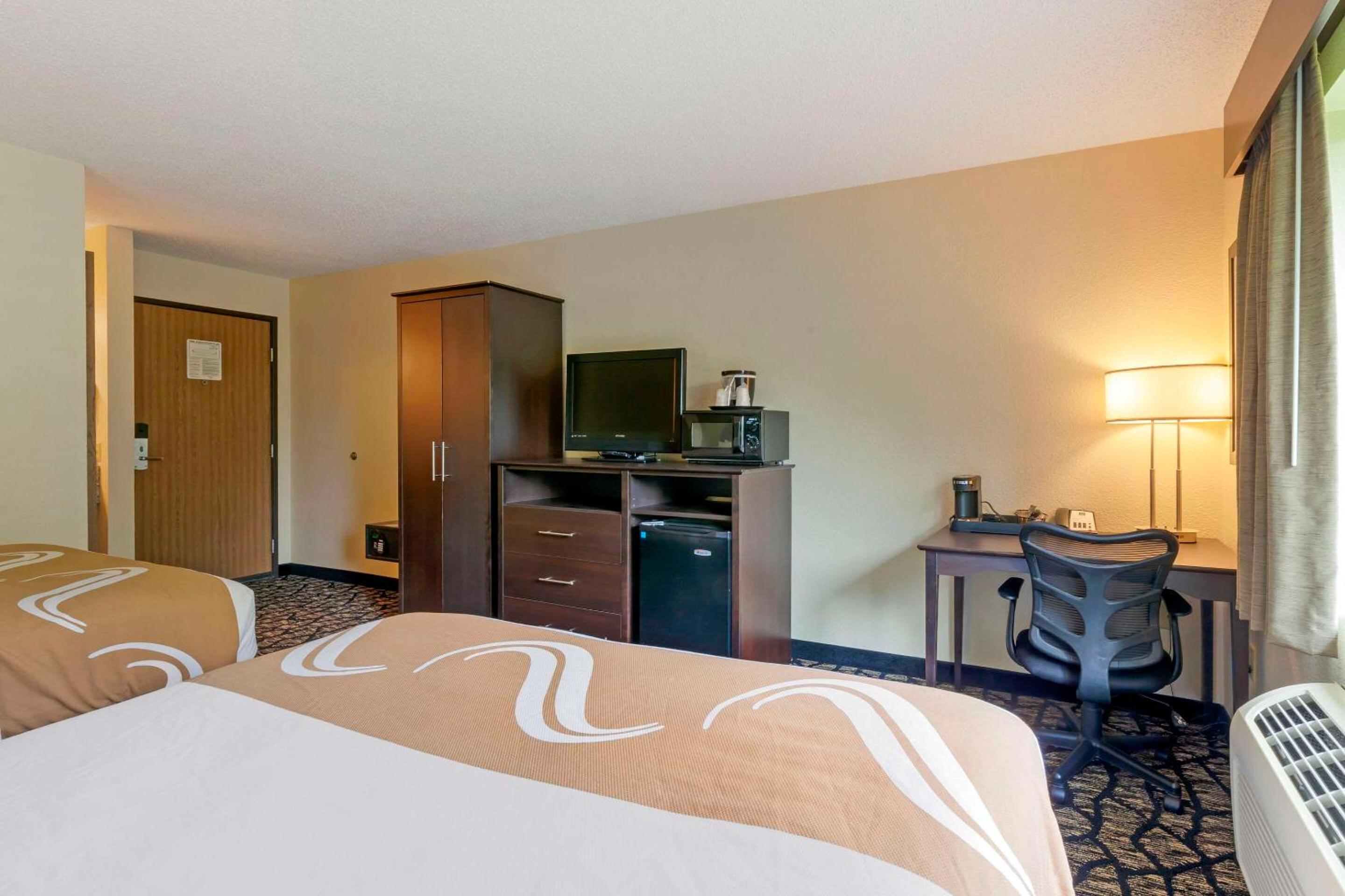 Quality Inn Oshkosh Aviation Park
