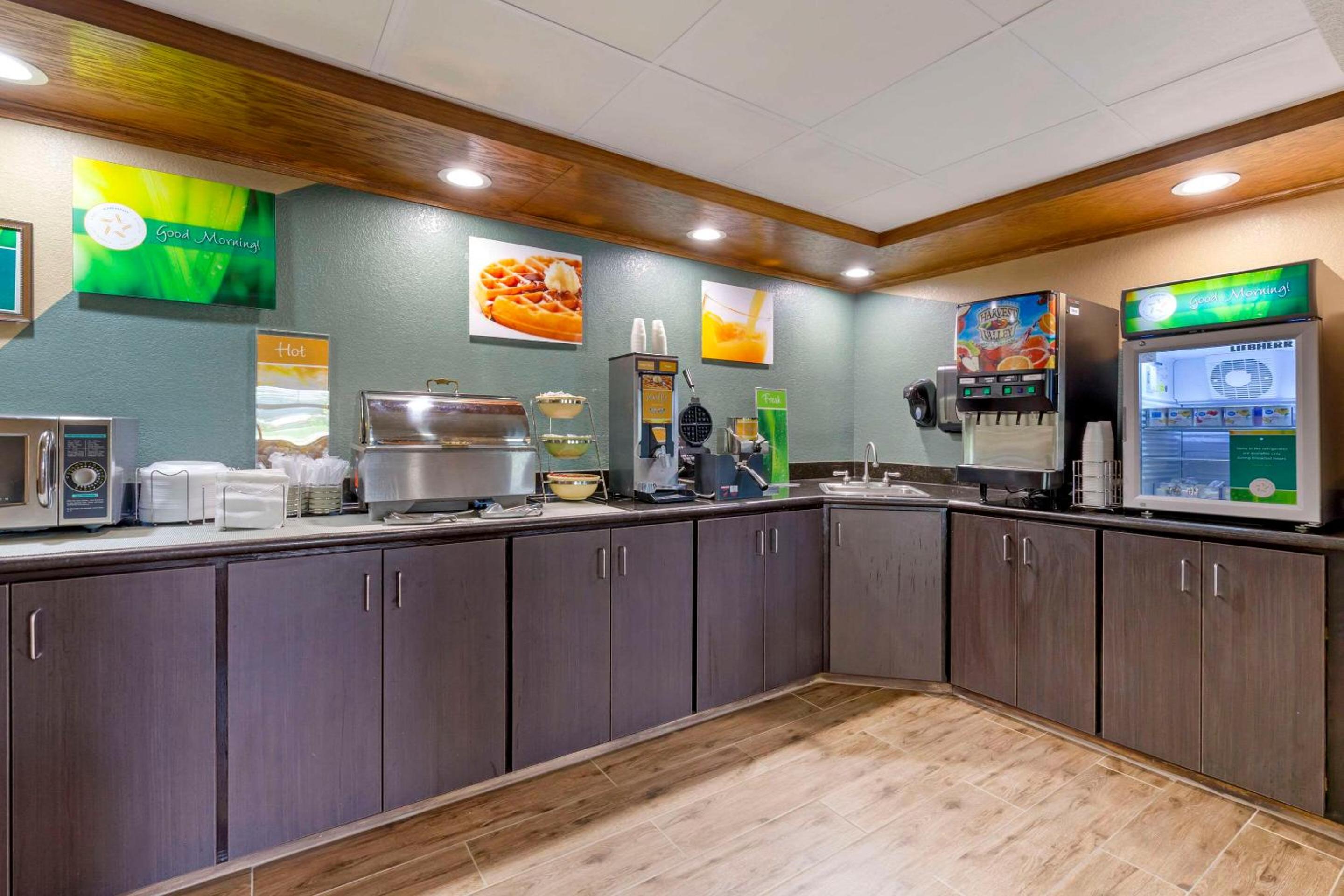 Quality Inn Oshkosh Aviation Park