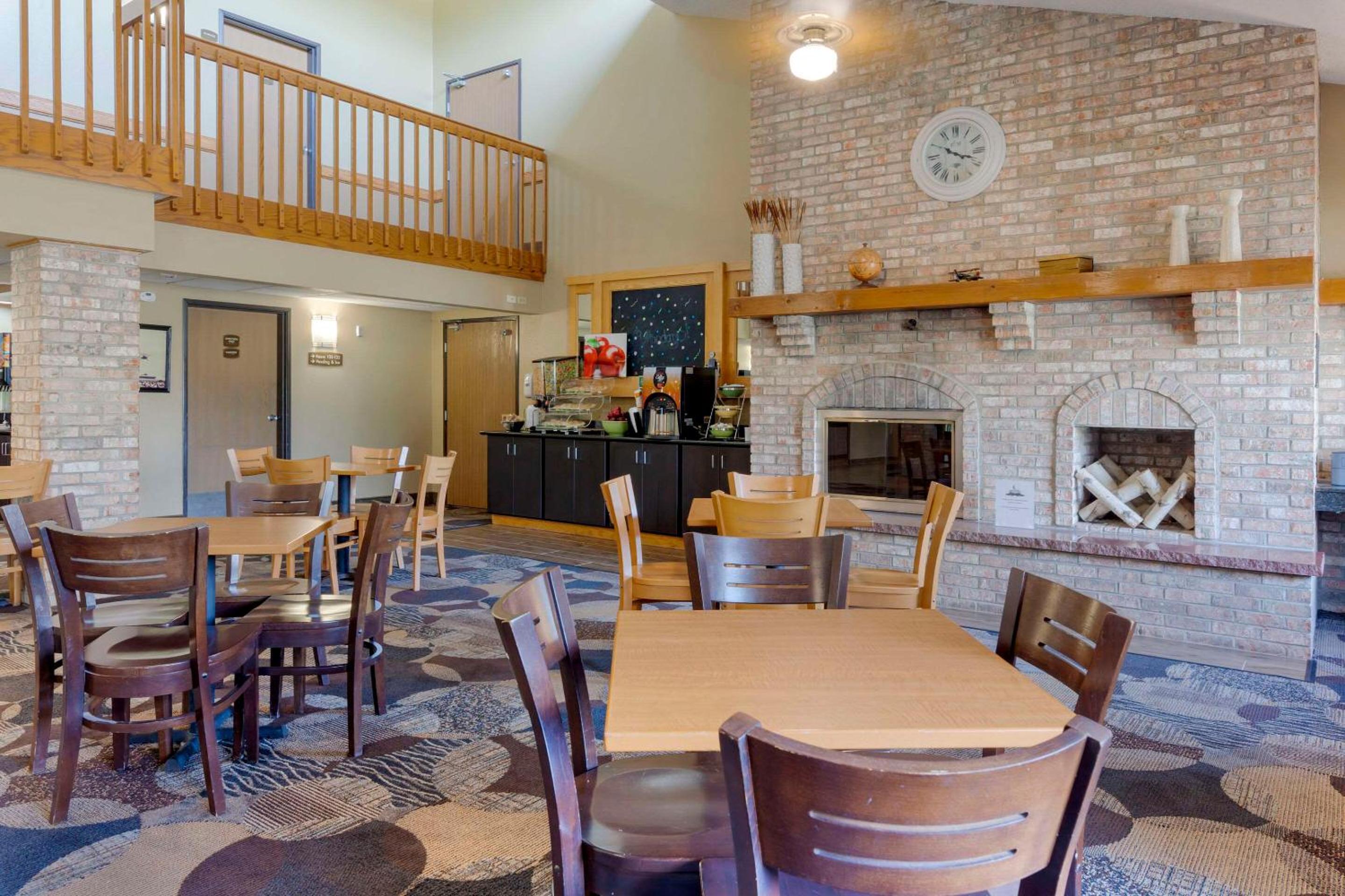 Quality Inn Oshkosh Aviation Park