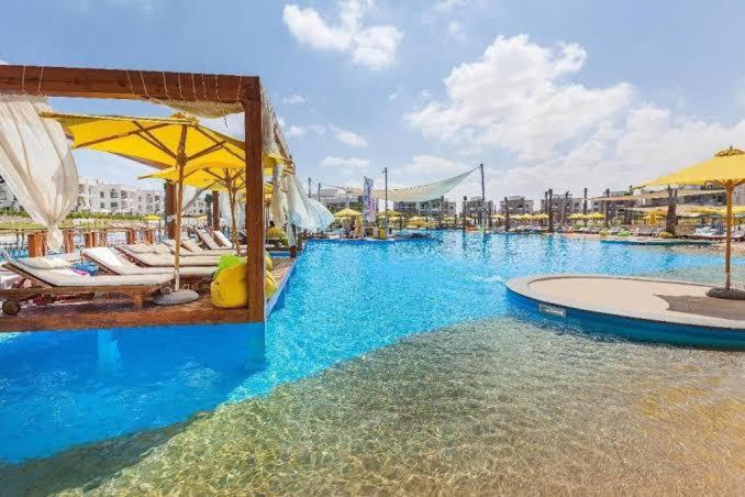Chalet Amwaj Pool View