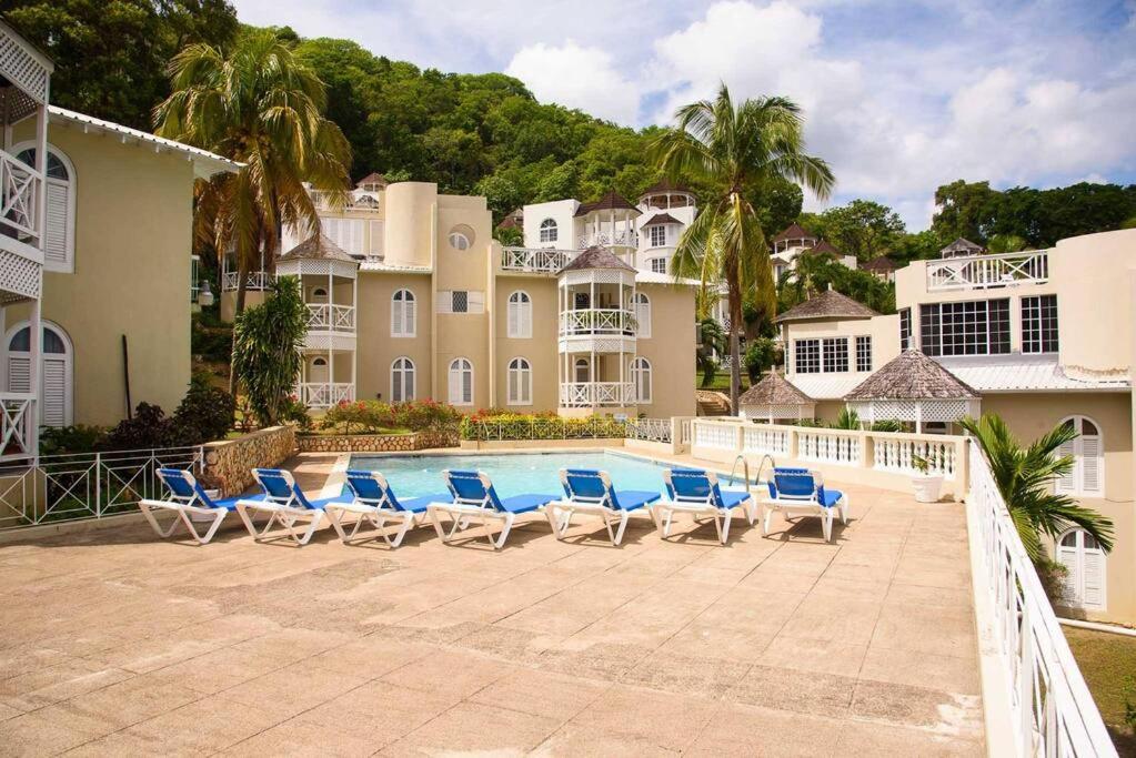 Czar's Citadel-2 Bedroom Apt 23E at Columbus Heights Ocho Rios view 3