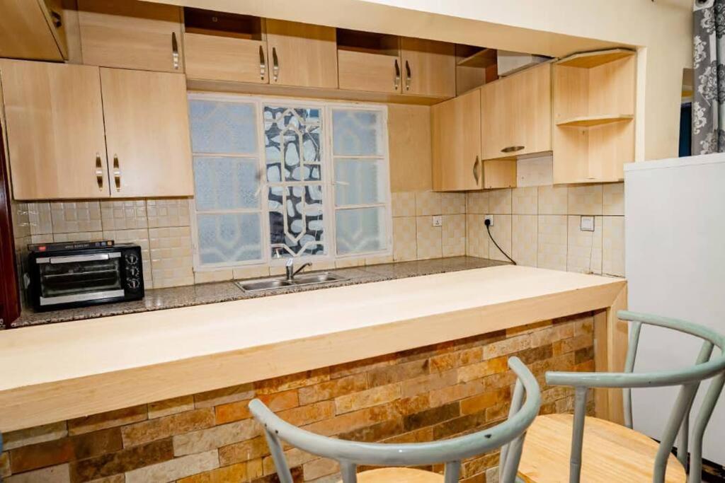 Modern Home, Fully Furnished view 4