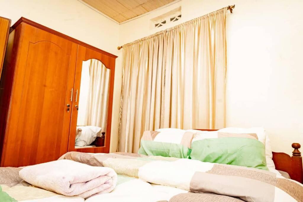 Modern Home, Fully Furnished view 2