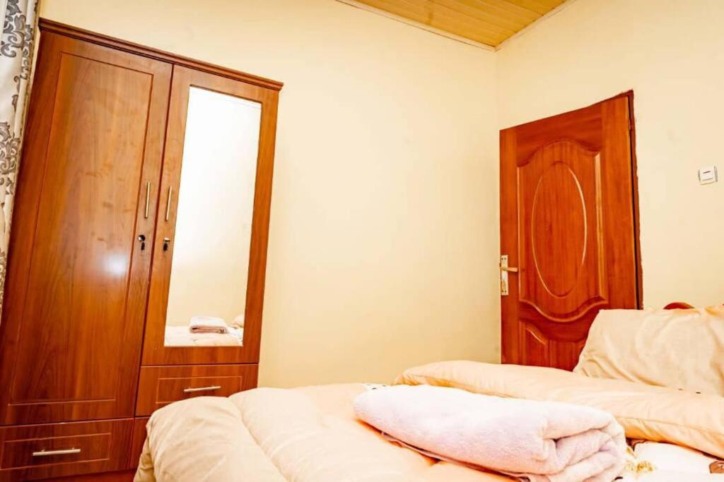 Modern Home, Fully Furnished view 5