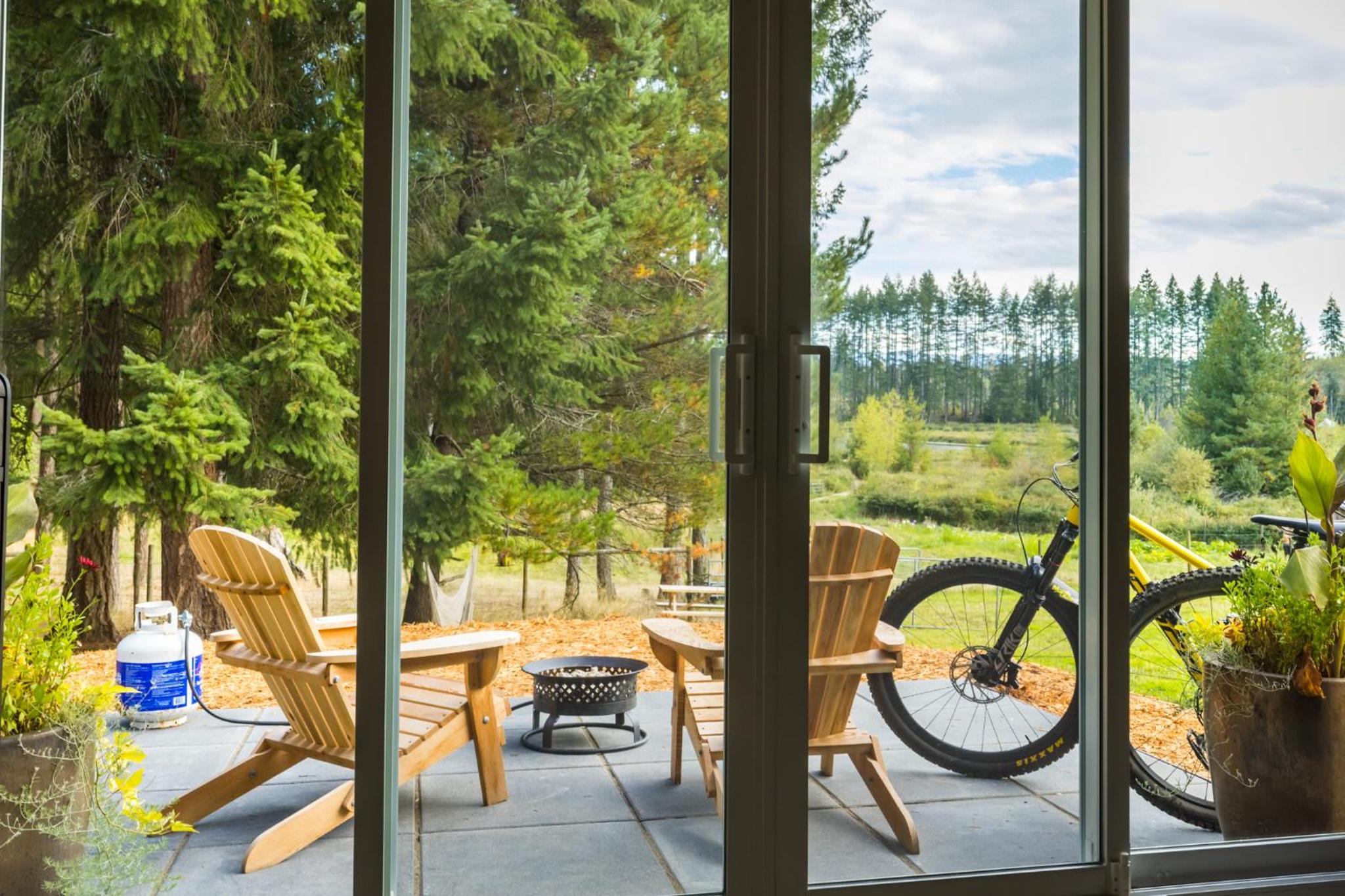 Tiny house & Sauna on Lakefront Farm Oasis