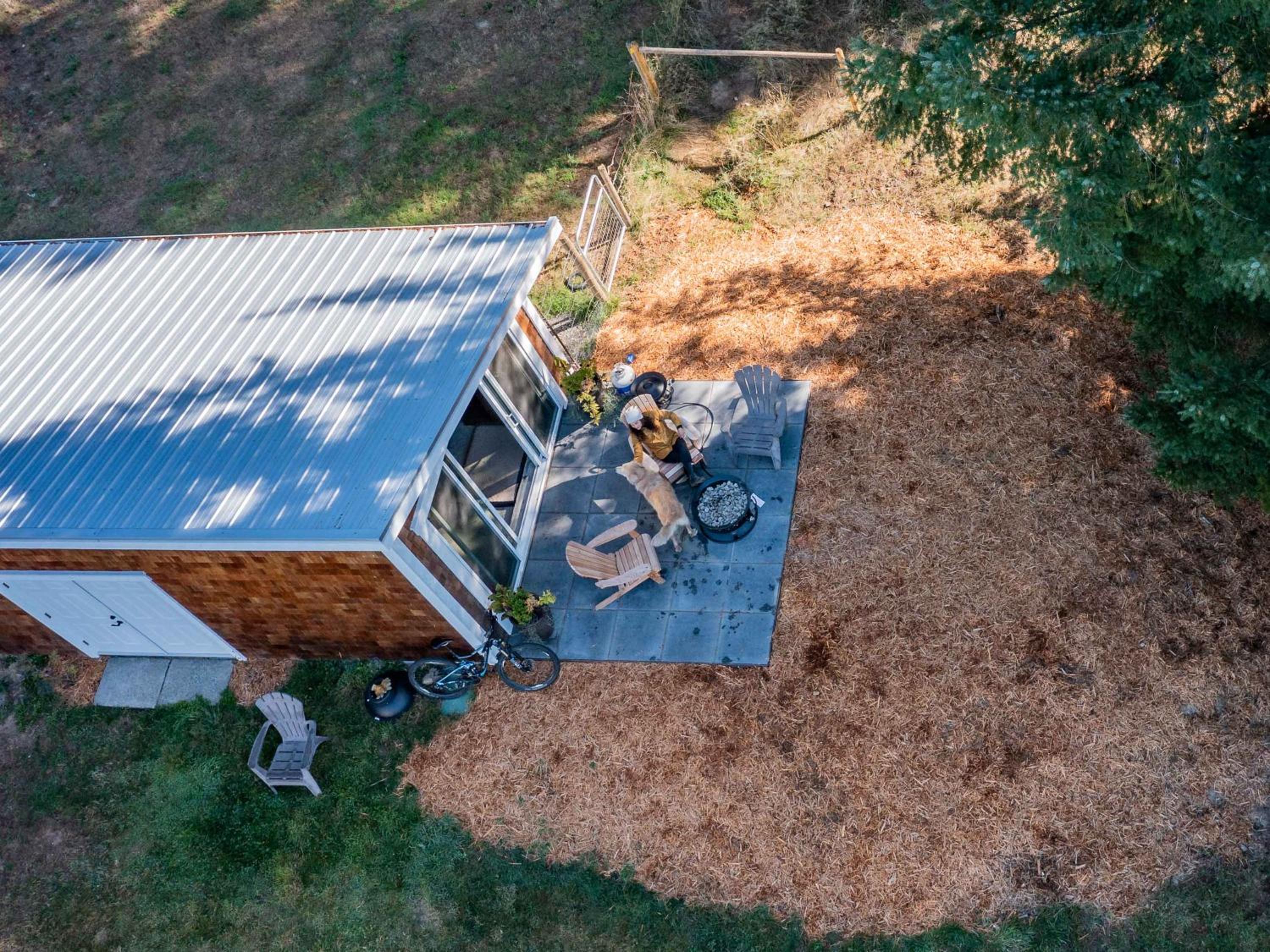 Tiny house & Sauna on Lakefront Farm Oasis