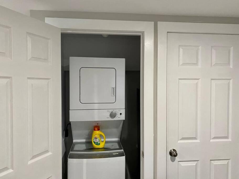 Hidden Getaway, BSMT with Back Yard