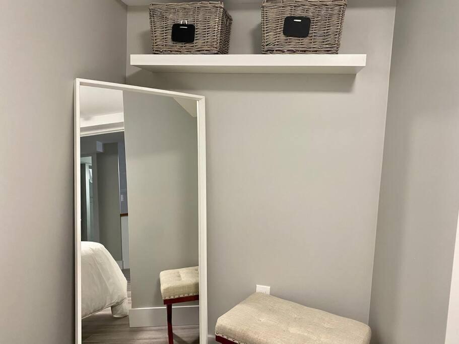 Hidden Getaway, BSMT with Back Yard