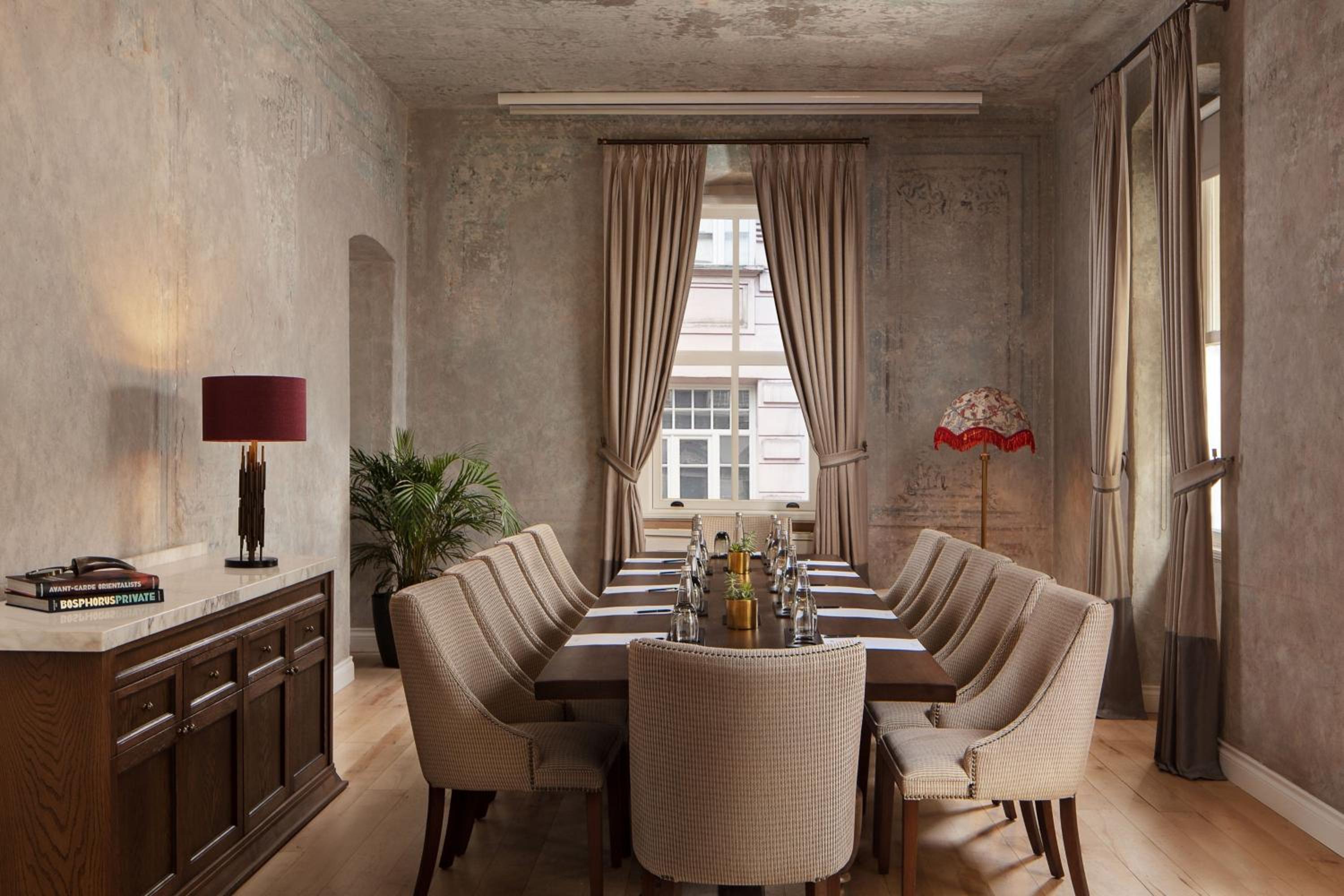 Adahan DeCamondo Pera, Autograph Collection - Image 60