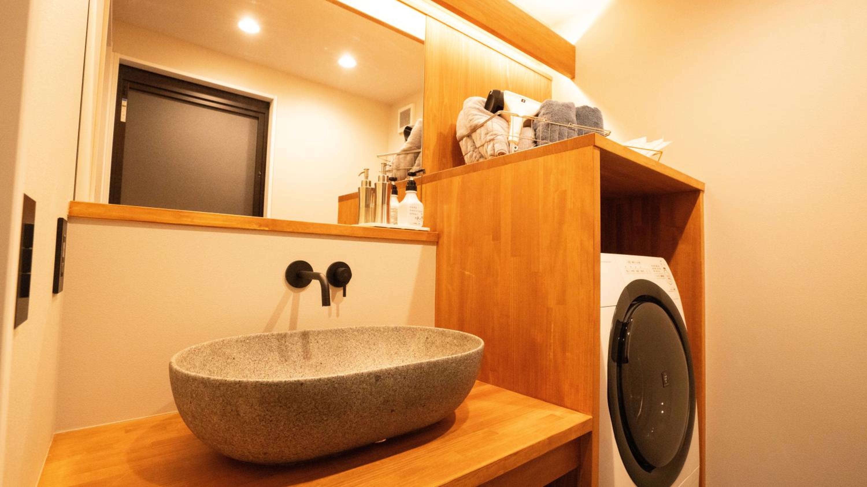 Hotel Re:Plug