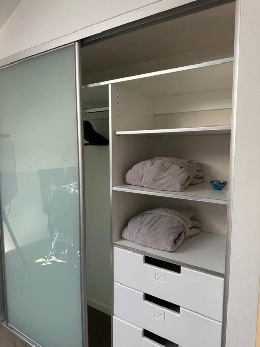 Boxwood IXL Luxe Hobart Waterfront Apartment