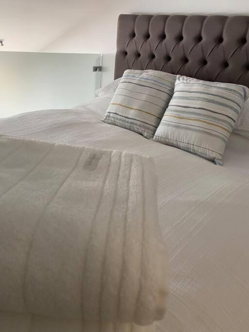 Boxwood IXL Luxe Hobart Waterfront Apartment