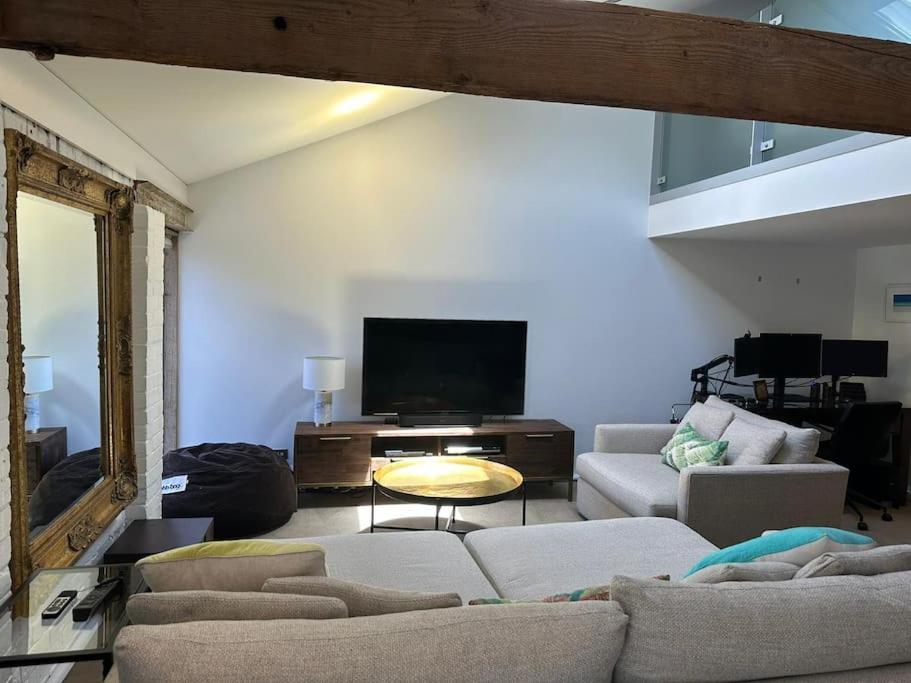Boxwood IXL Luxe Hobart Waterfront Apartment