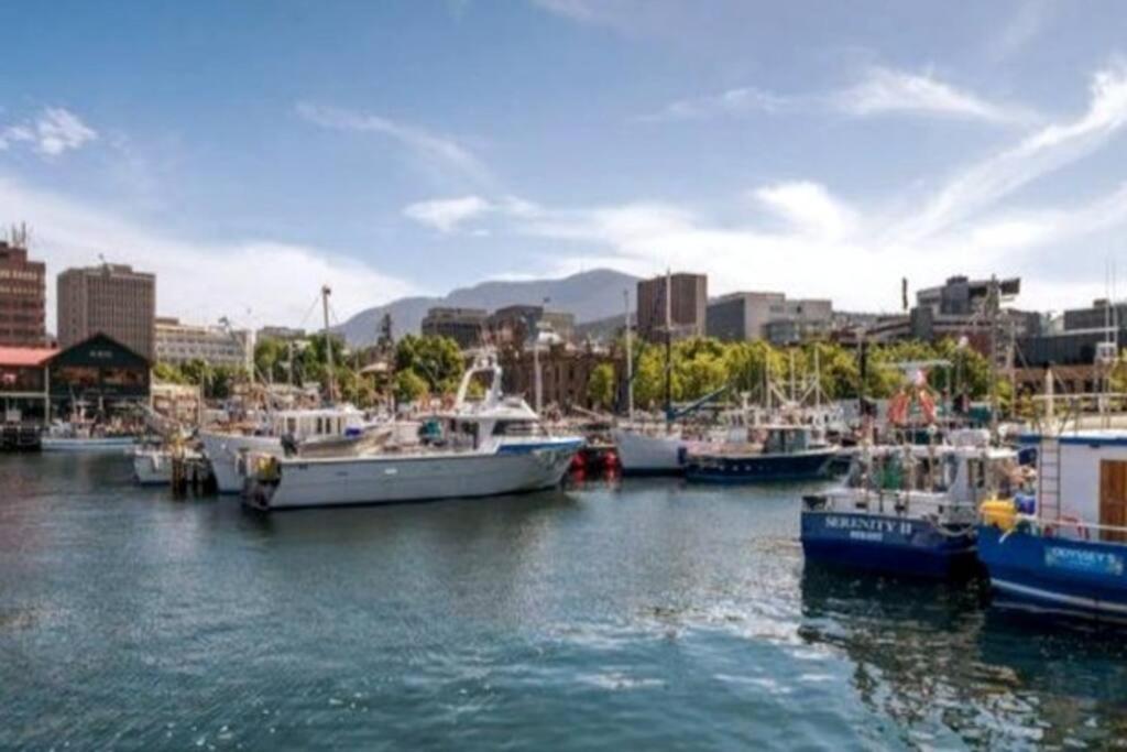 Boxwood IXL Luxe Hobart Waterfront Apartment