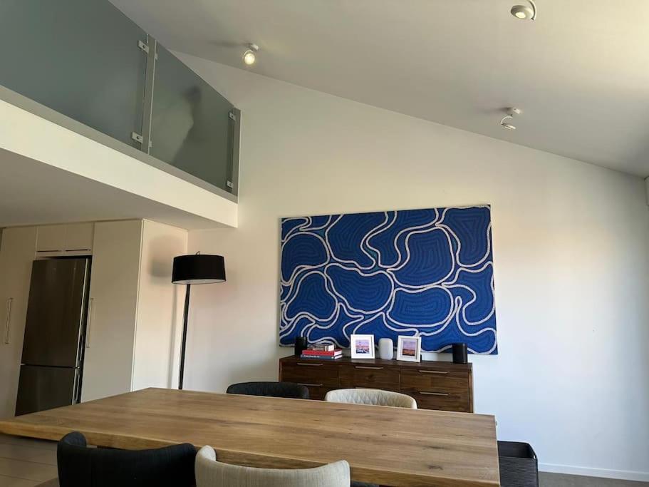 Boxwood IXL Luxe Hobart Waterfront Apartment