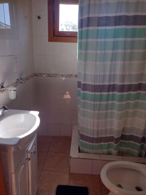 Cabaña luminosa con verde jardín, zona tranquila