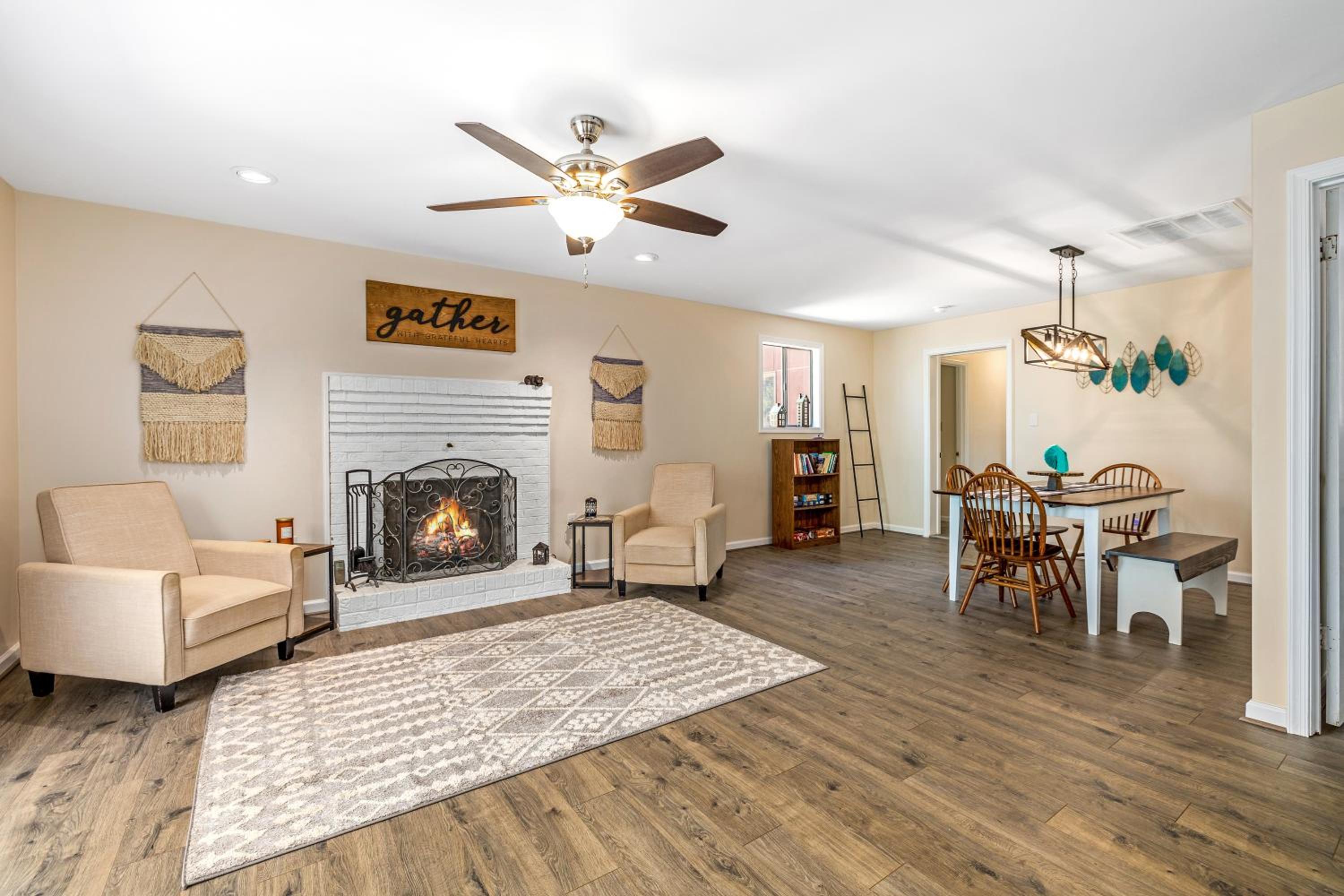 Relaxing 2-Master Suite Mountain Top - Fire Pit view 5
