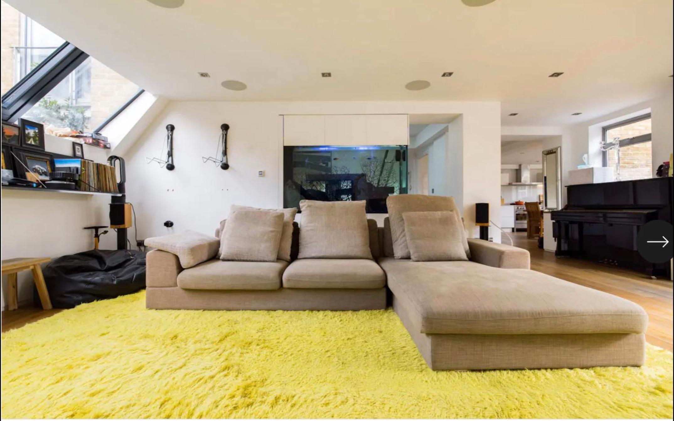 Stunning 3 bedroom, 3 bathroom duplex with terrace