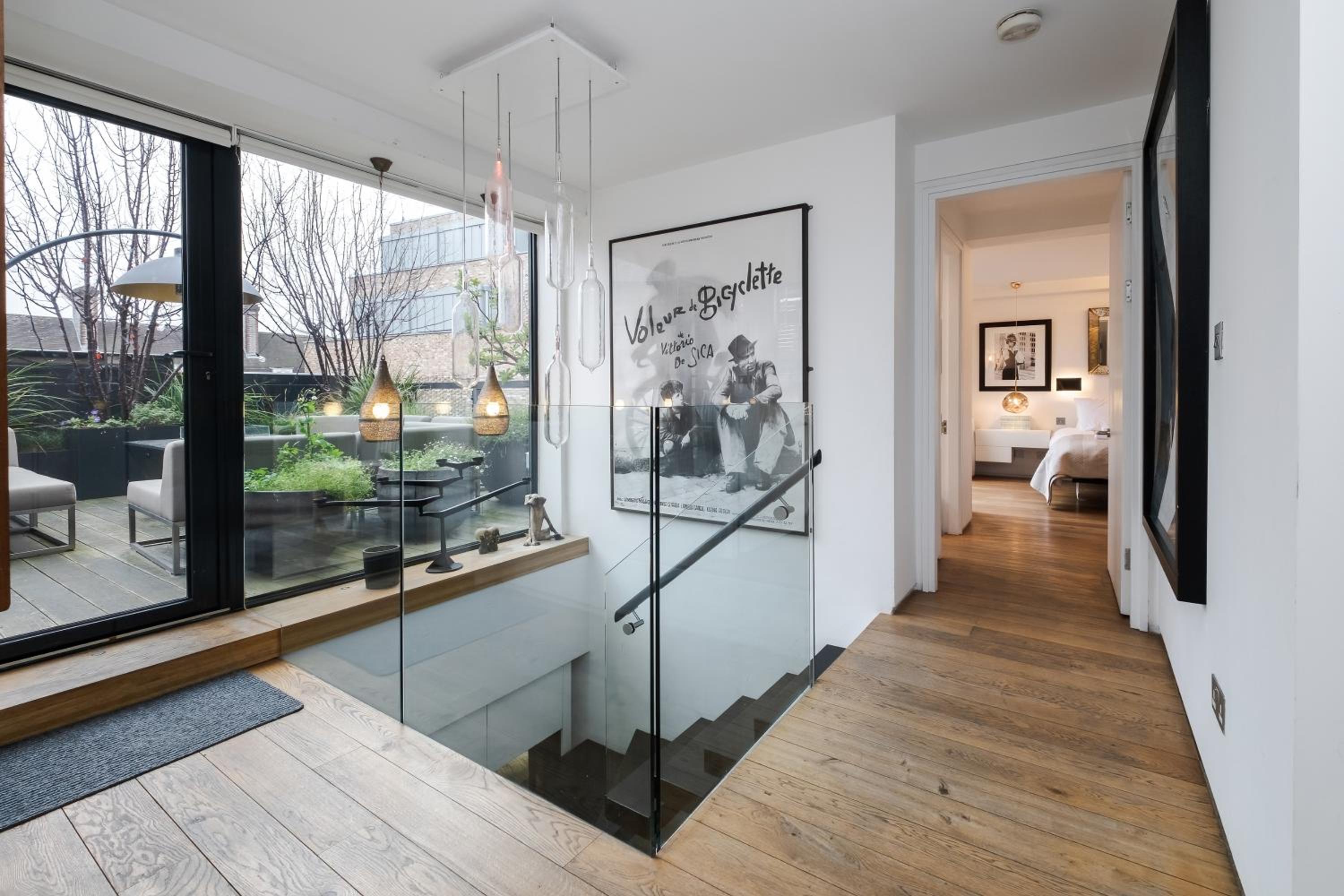 Stunning 3 bedroom, 3 bathroom duplex with terrace