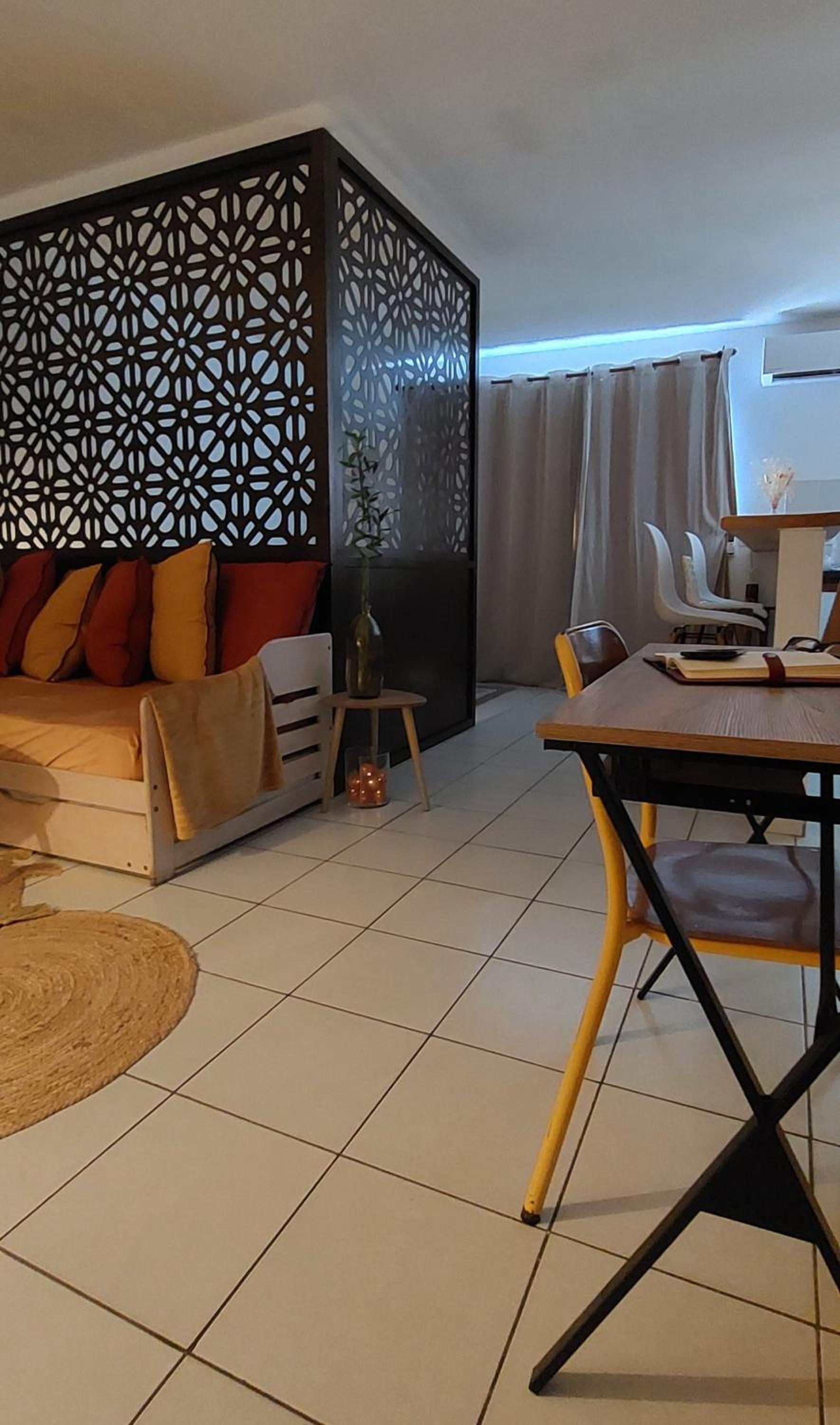VAHINY STUDIO