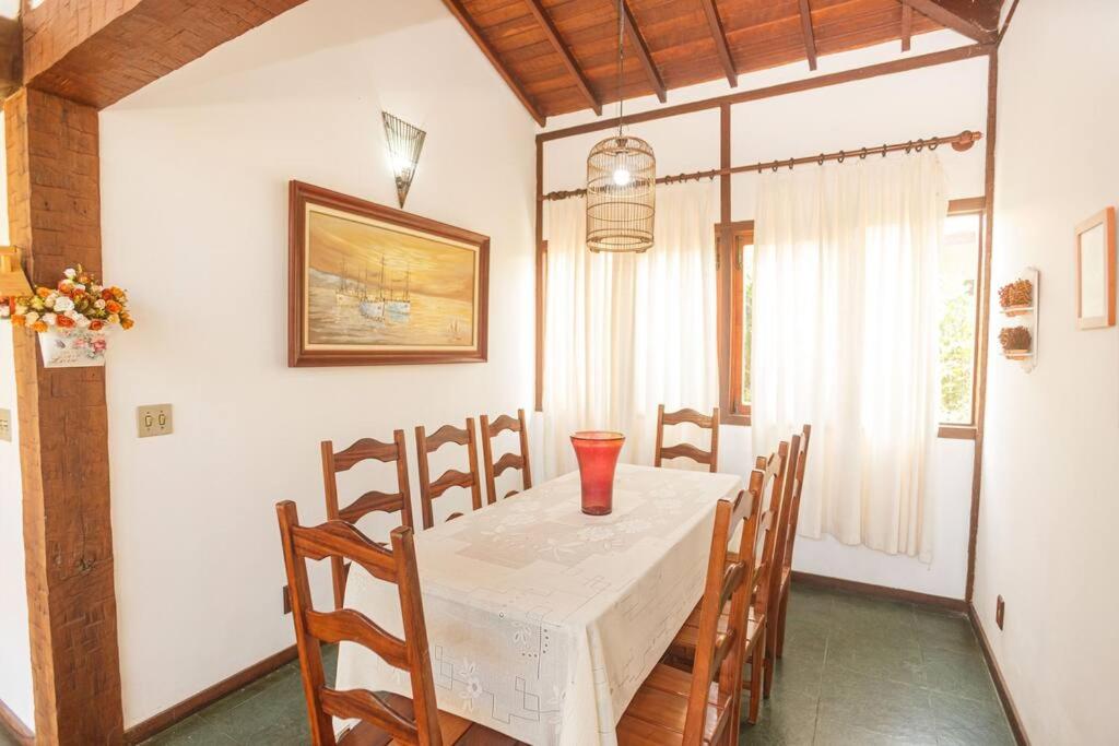 Búzios casa em condomínio com cozinha completa e área gourmet